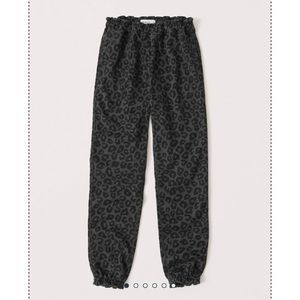 A&F Classic Sweatpants- Leopard